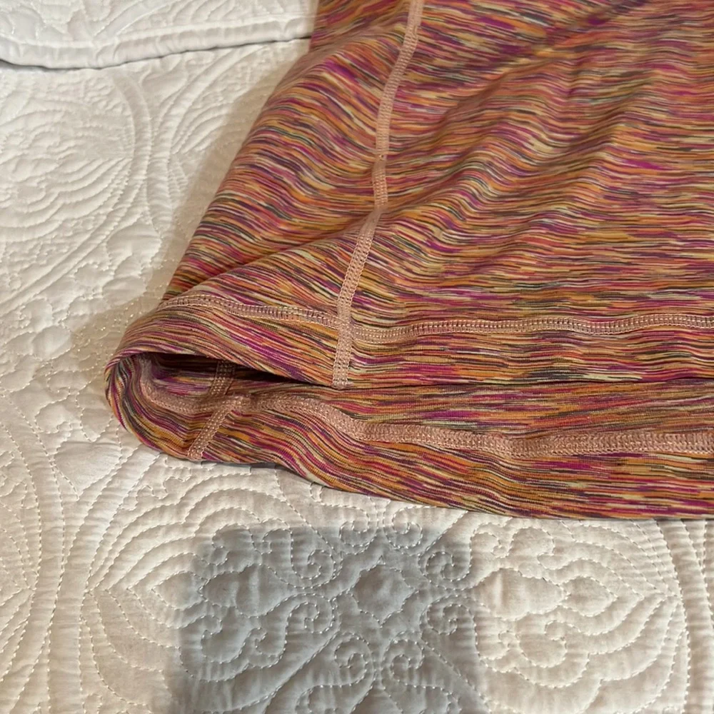 Lululemon athletica scoo neck tank, size 4 - Picture 4 of 13